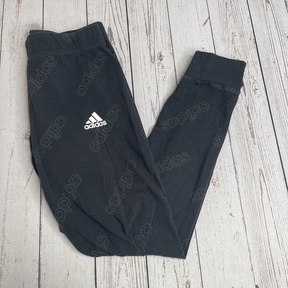 Adidas BNWT Black Wonens Leggings Sz M- fit more like women’s s/m